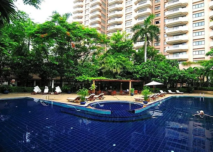 Pantip Hotel 4*