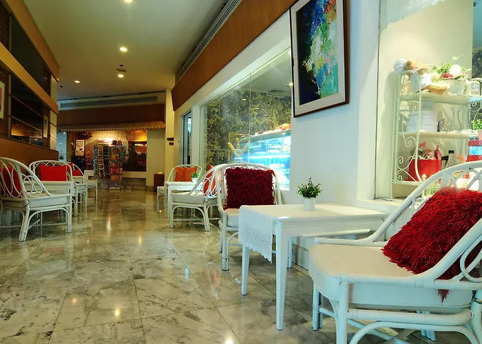 Pantip Hotel 4*